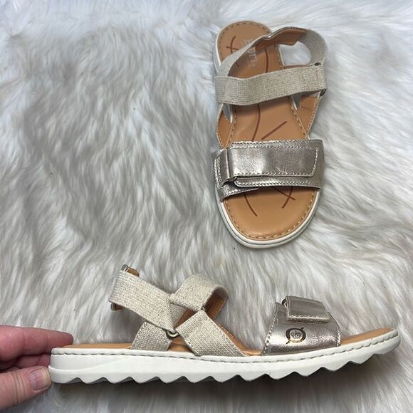 Born All Adjustable Gold Leather Stretch Sandals Wide Width Sz 8W - Picture 1 of 6